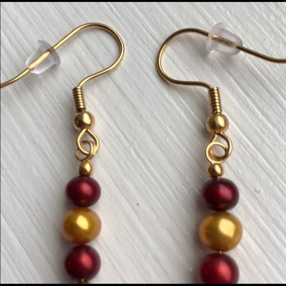 Maroon/gold freshwater Pearls gold plated earrings Handmade - Picture 2 of 5